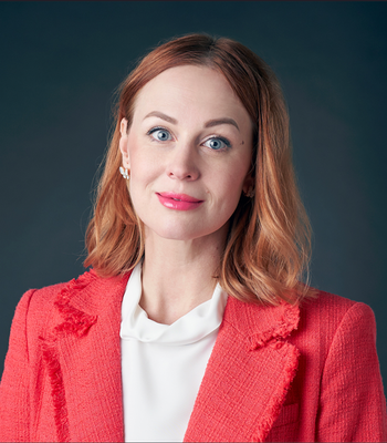 Portrait of Karina Rata, REALTOR.